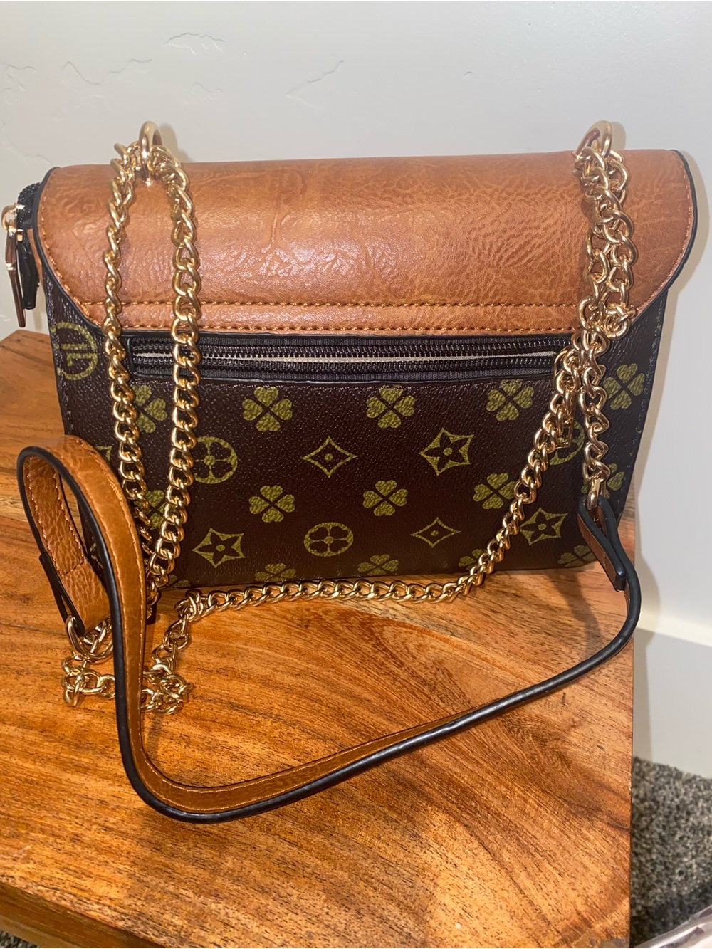 Fashion bag  gold tone LV and chain strapTwo-Tone Brown Monogram Crossbody - Picture 2 of 6